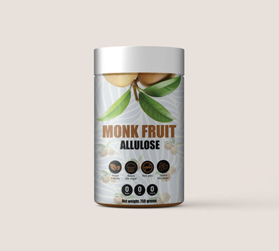 Monk Fruit-sötningsmedel, en naturlig och hälsosam ersättning för socker. Monk Fruit, även känd som " Luo Han Guo", är en subtropisk frukt som har odlats i Asien i århundraden, uppskattad för sin sötma och hälsofördelar.

Vi har kombinerat Monk Fruit-extrakt med Allulos för att skapa en perfekt balans av sötma utan att påverka glykemiska nivåer. Denna produkt är idealisk för personer som följer Keto-dieter, barn med ADHD och diabetiker, samt för alla som söker ett hälsosamt alternativ till traditionellt soc